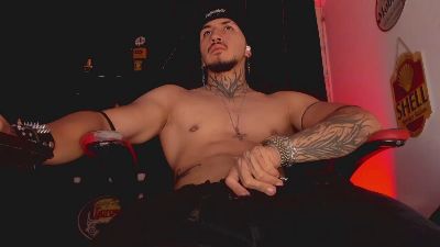 thebeastmaster live cam on Cam4