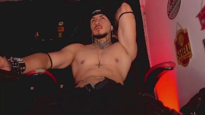 thebeastmaster live cam on Cam4