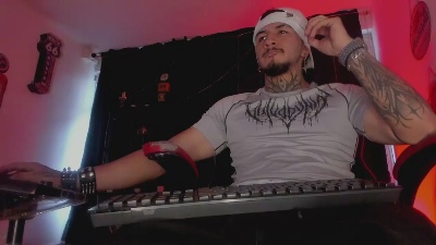thebeastmaster live cam on Cam4