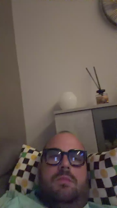 theking989 live cam on Cam4