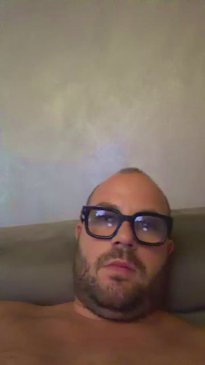 theking989 live cam on Cam4