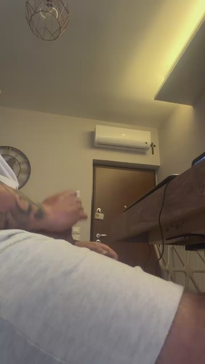 theking989 live cam on Cam4
