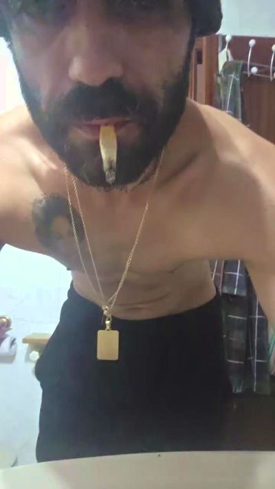thelilbigklein live cam on Cam4