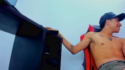theo_aime live cam on Cam4