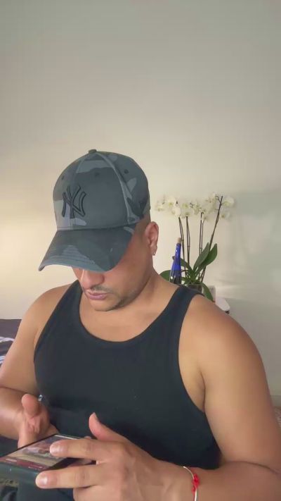 thepapi247 live cam on Cam4
