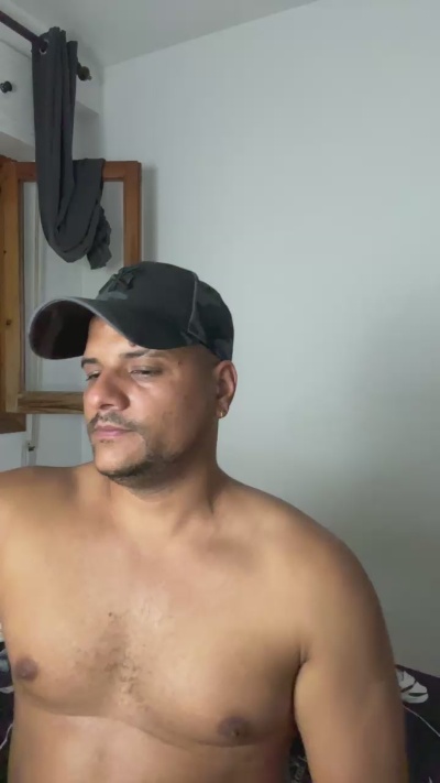 thepapi247 live cam on Cam4