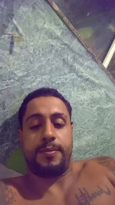 theuzinsaldanha live cam on Cam4
