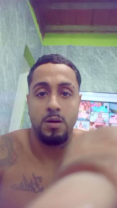 theuzinsaldanha live cam on Cam4