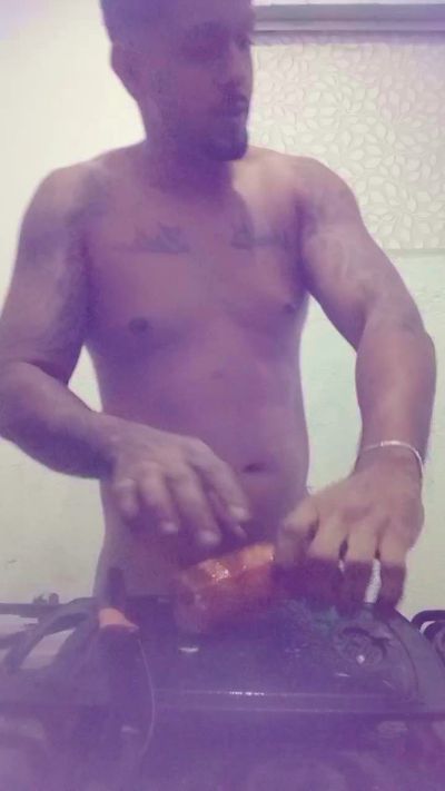 theuzinsaldanha live cam on Cam4