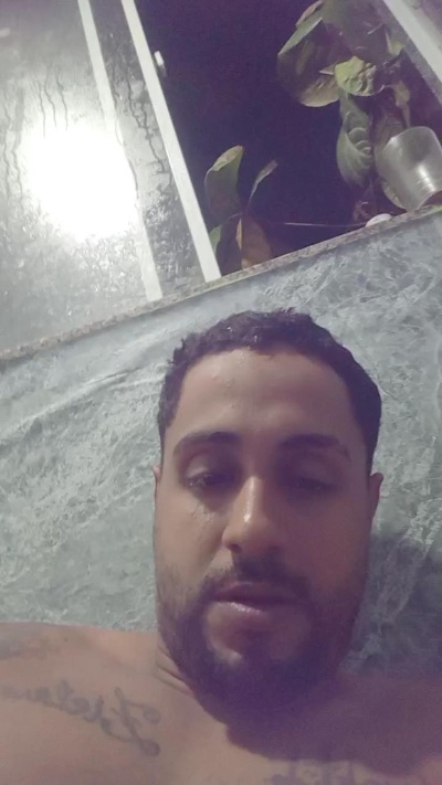 theuzinsaldanha live cam on Cam4