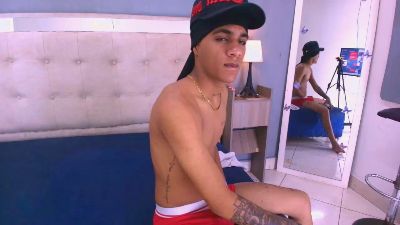 thiago_santiago live cam on Cam4