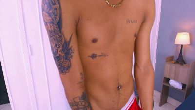 thiago_santiago live cam on Cam4