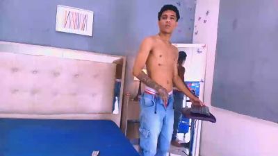 thiago_santiago live cam on Cam4
