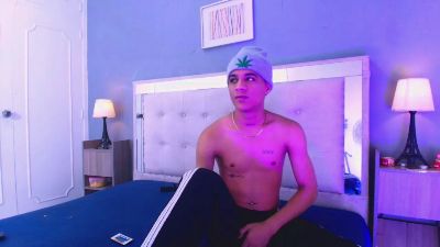 thiago_santiago live cam on Cam4
