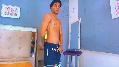 thiago_santiago live cam on Cam4