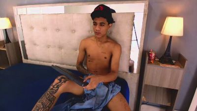 thiago_santiago live cam on Cam4