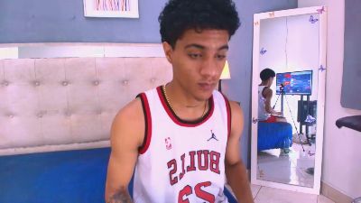 thiago_santiago live cam on Cam4