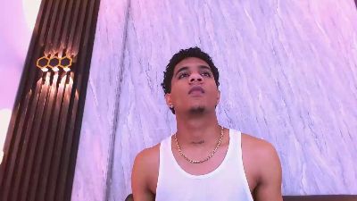 thiago_santiago live cam on Cam4