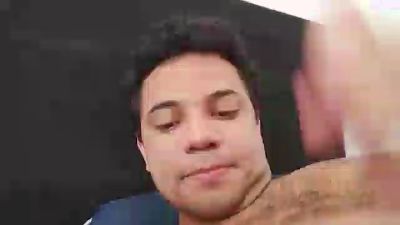 thiaguito200 live cam on Cam4