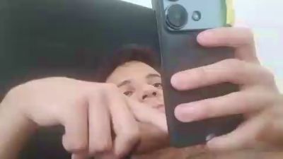 thiaguito200 live cam on Cam4