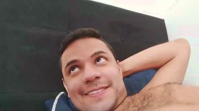 thiaguito200 live cam on Cam4