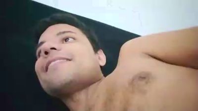 thiaguito200 live cam on Cam4