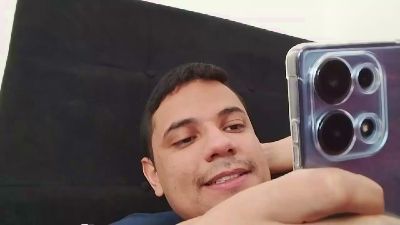 thiaguito200 live cam on Cam4