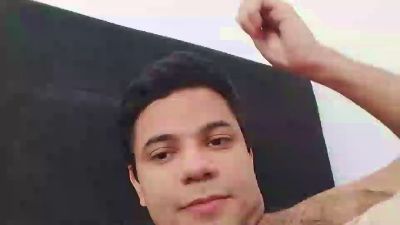 thiaguito200 live cam on Cam4