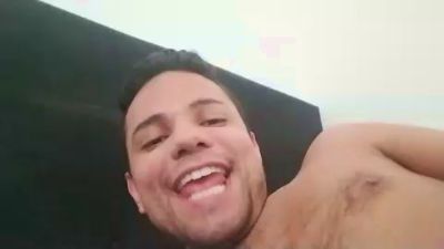 thiaguito200 live cam on Cam4