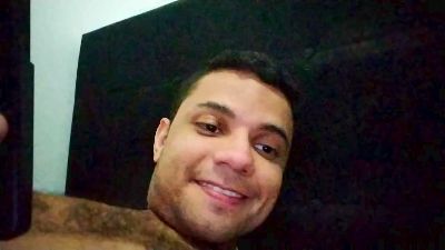 thiaguito200 live cam on Cam4