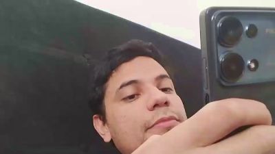 thiaguito200 live cam on Cam4