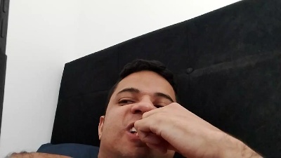 thiaguito200 live cam on Cam4