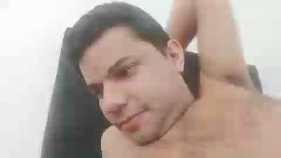 thiaguito200 live cam on Cam4