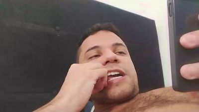 thiaguito200 live cam on Cam4