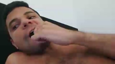 thiaguito200 live cam on Cam4
