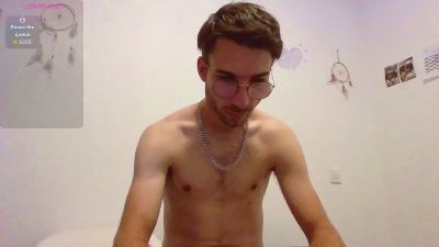 thomas954 live cam on Cam4