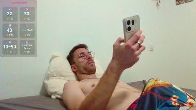 thomas954 live cam on Cam4