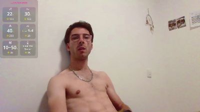 thomas954 live cam on Cam4