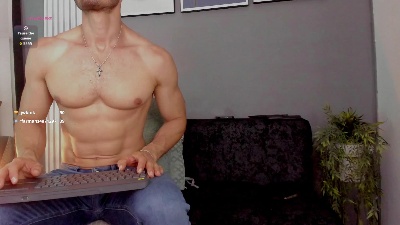 thomas_eliotts live cam on Cam4