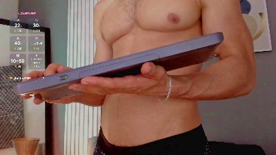 thomas_eliotts live cam on Cam4
