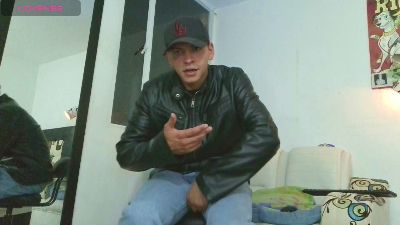 thomasjons_2 live cam on Cam4