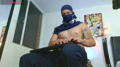 thomasjons_2 live cam on Cam4