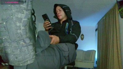 thomasjons_2 live cam on Cam4