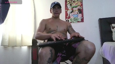 thomasjons_2 live cam on Cam4