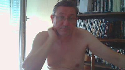 thomazeau1 live cam on Cam4