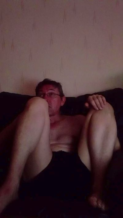 thomazeau1 live cam on Cam4