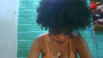 tiana31 live cam on Cam4