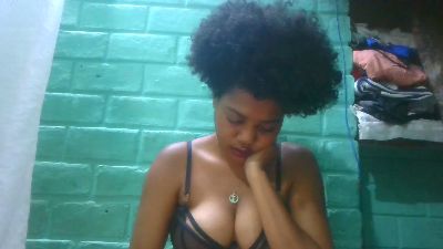 tiana31 live cam on Cam4