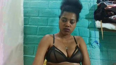 tiana31 live cam on Cam4