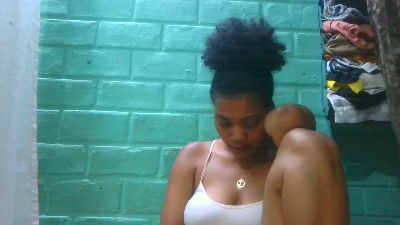 tiana31 live cam on Cam4